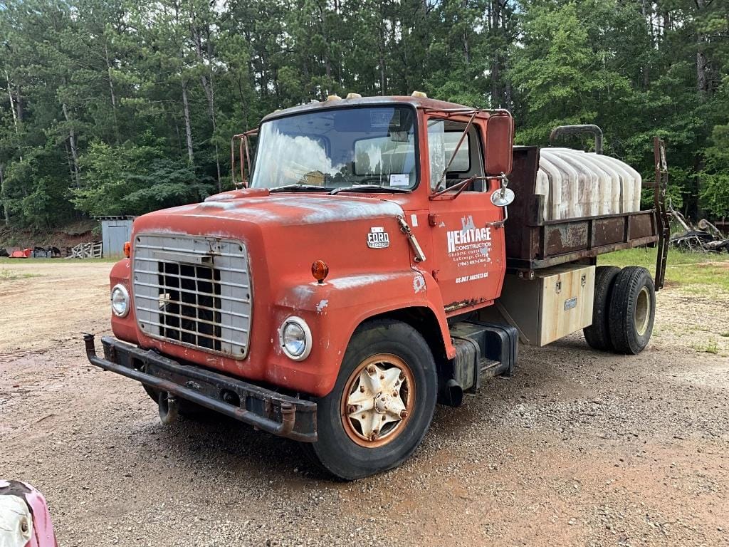 1983 Ford LN7000 Equipment Image0
