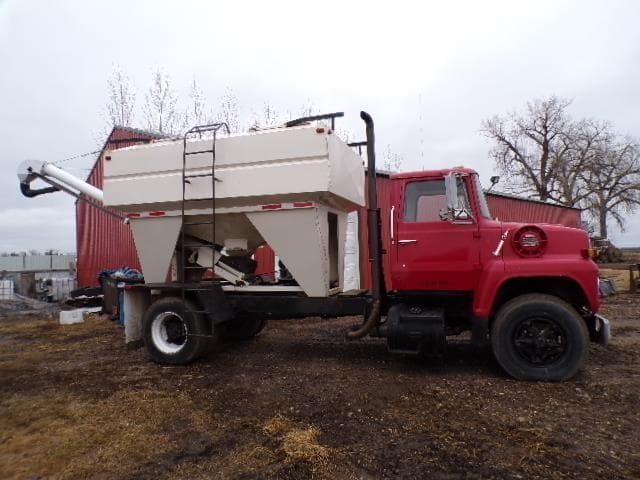 Image of Ford LN8000 equipment image 4