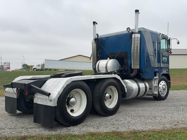 Image of Freightliner FLT-9664-T equipment image 4