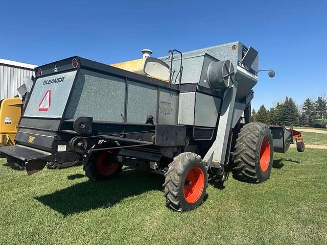 Image of Gleaner L3 equipment image 4