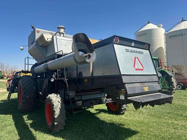Image of Gleaner L3 equipment image 3