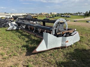 1983 Gleaner 320 Image