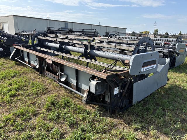 Image of Gleaner 320 equipment image 4