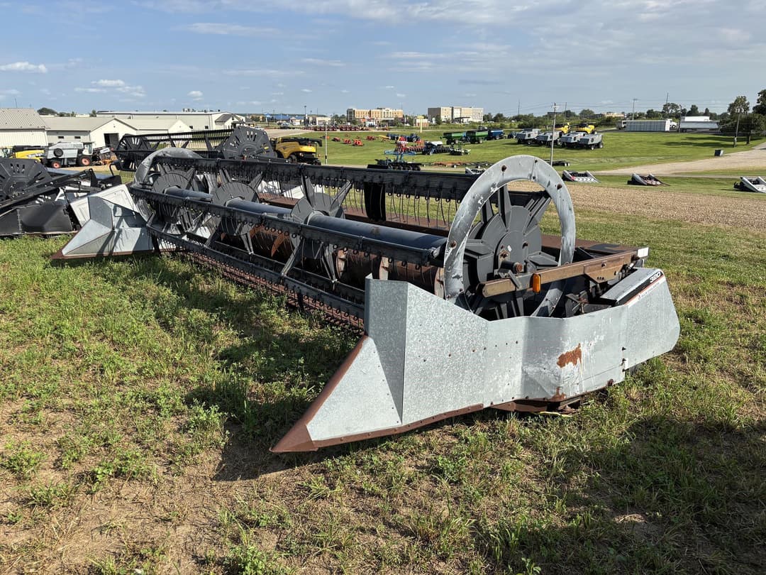 Image of Gleaner 320 Primary image