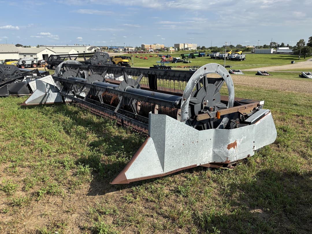 Image of Gleaner 320 Primary image