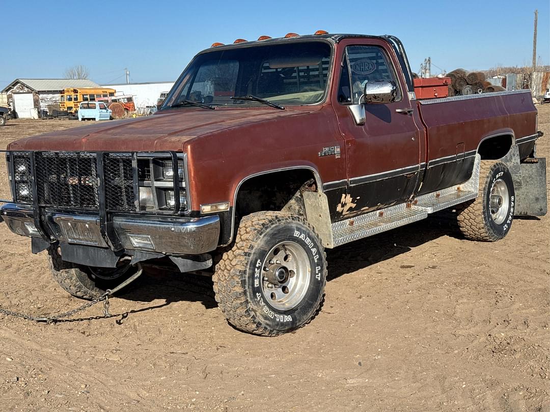 Image of GMC Sierra 1500 Primary image