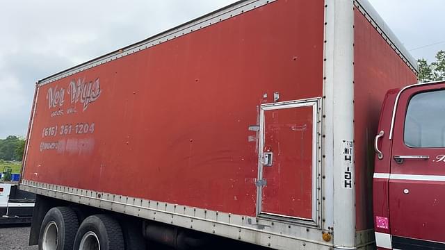 Image of GMC Topkick equipment image 4