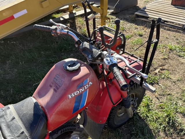 Image of Honda ATC200 equipment image 3