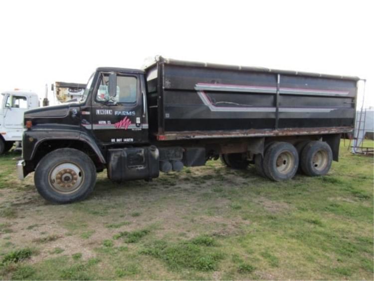 1983 International S2300 Equipment Image0