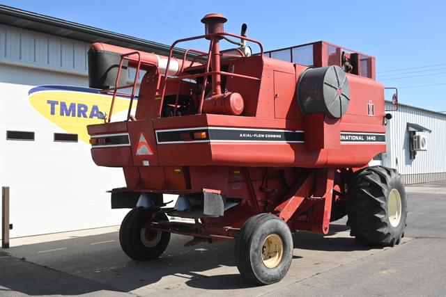 Image of International Harvester 1440 equipment image 2