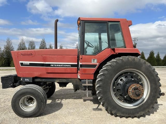 Image of International Harvester 5288 equipment image 2