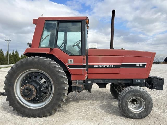 Image of International Harvester 5288 equipment image 3