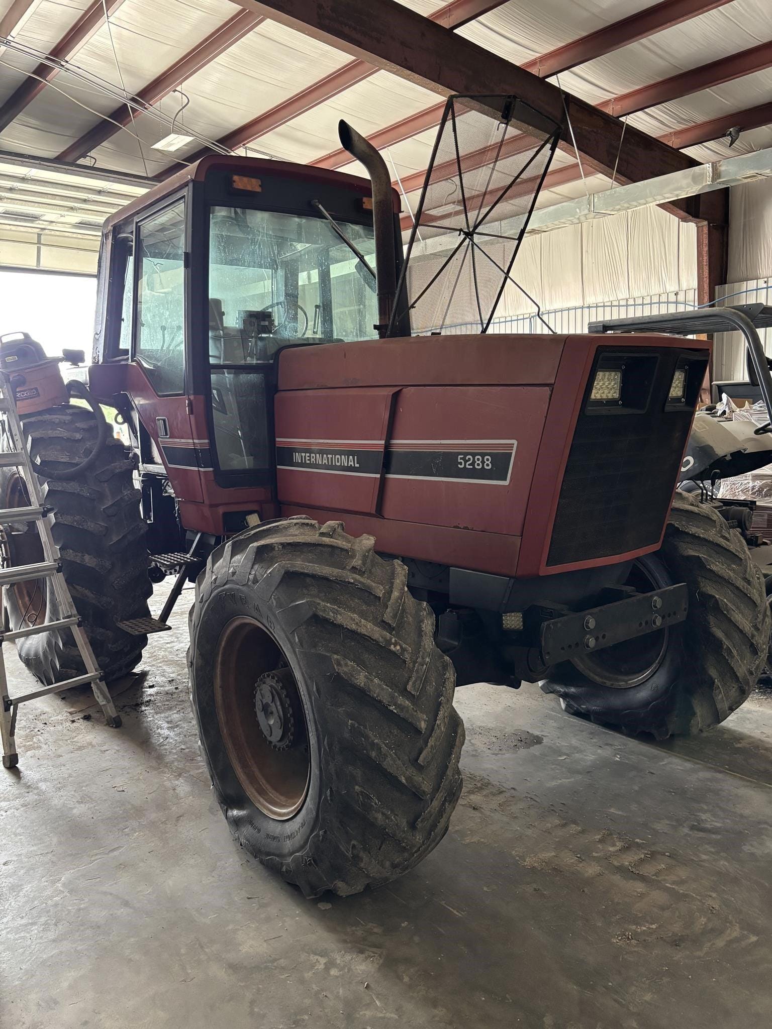 1983 International Harvester 5288 Equipment Image0