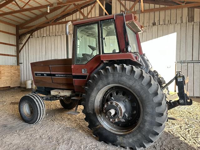 Image of International Harvester 5288 equipment image 2