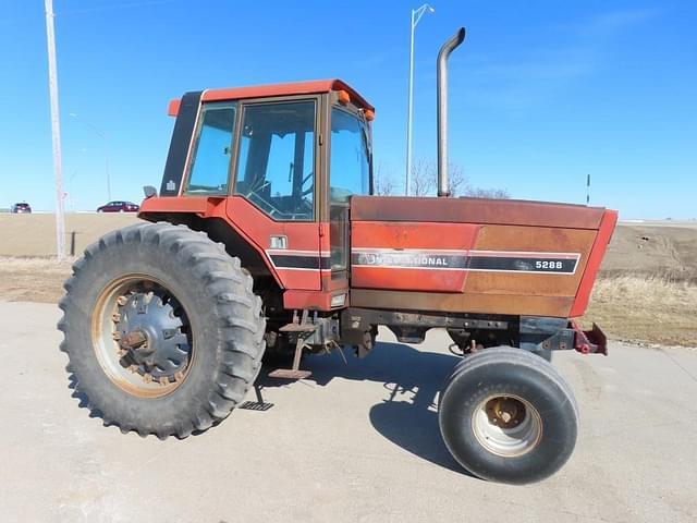 Image of International Harvester 5288 equipment image 4