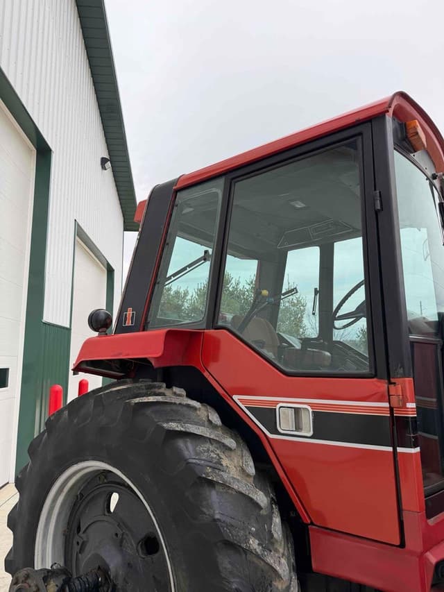 Image of International Harvester 6588 equipment image 4