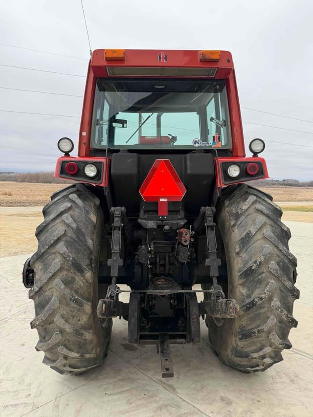 Image of International Harvester 6588 equipment image 3