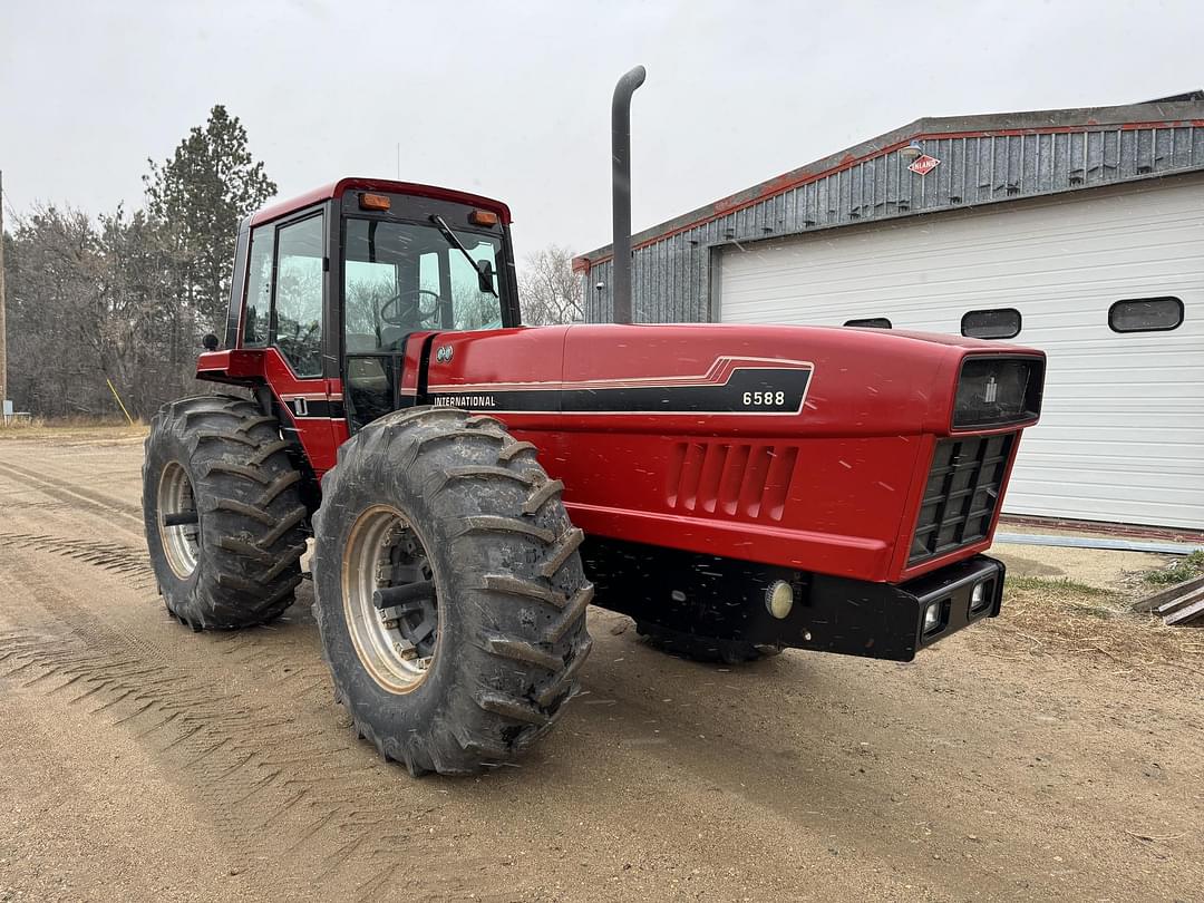 Image of International Harvester 6588 Primary image