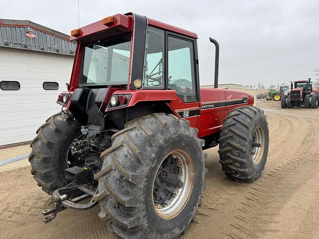 Image of International Harvester 6588 equipment image 2