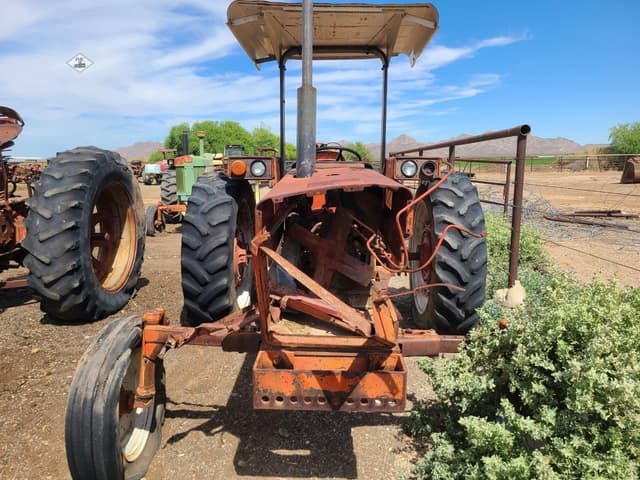 Image of International Harvester 884 equipment image 1