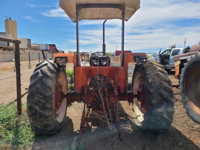 Image of International Harvester 884 equipment image 3