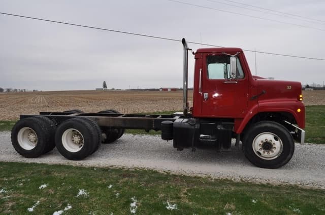 Image of International F2275 equipment image 3