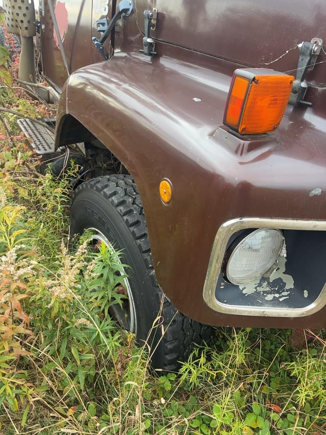 Image of International F-2674 equipment image 3