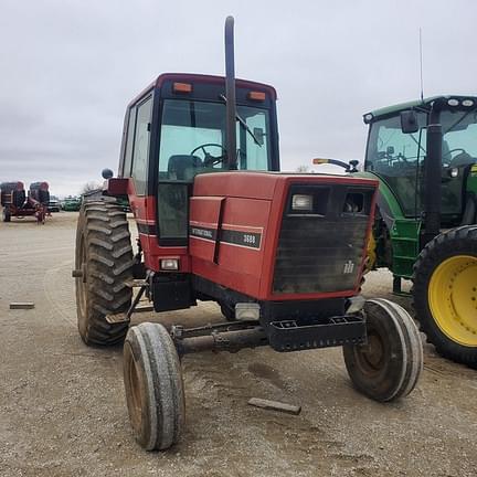 Image of International Harvester 3688 equipment image 1