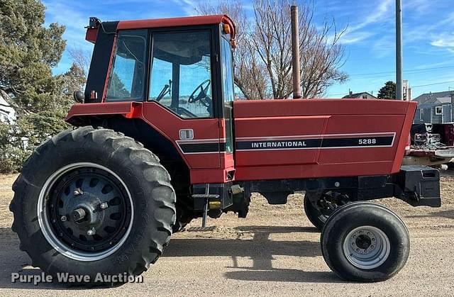 Image of International Harvester 5288 equipment image 3