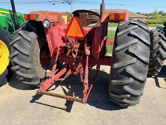 Image of International Harvester 684 equipment image 2
