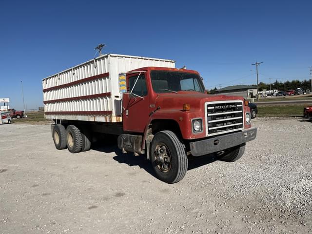 Image of International S1900 equipment image 2