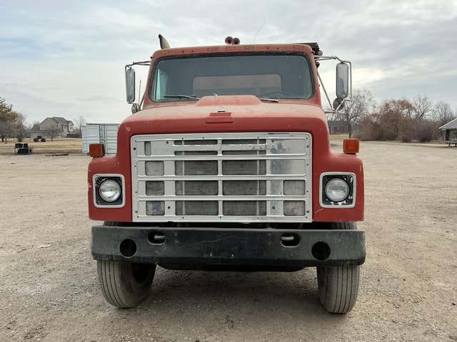 Image of International S2300 equipment image 2