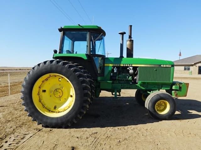 Image of John Deere 4850 equipment image 1