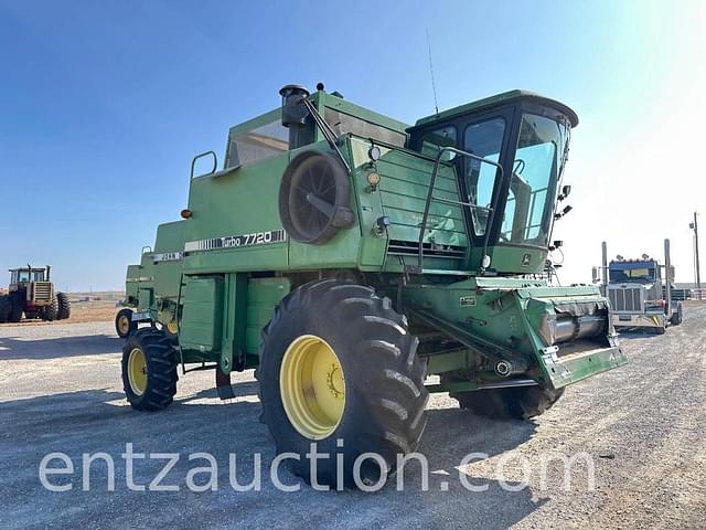 Image of John Deere 7720 equipment image 2