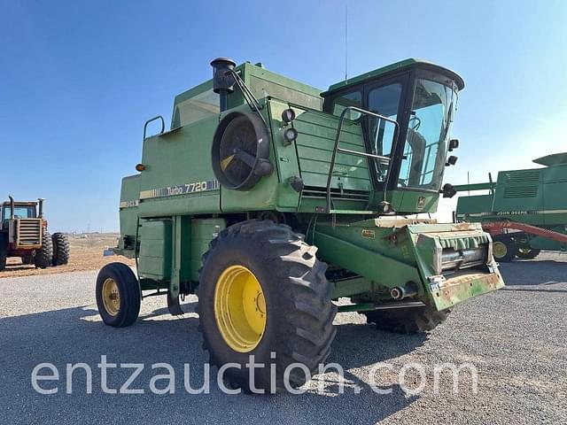 Image of John Deere 7720 equipment image 2