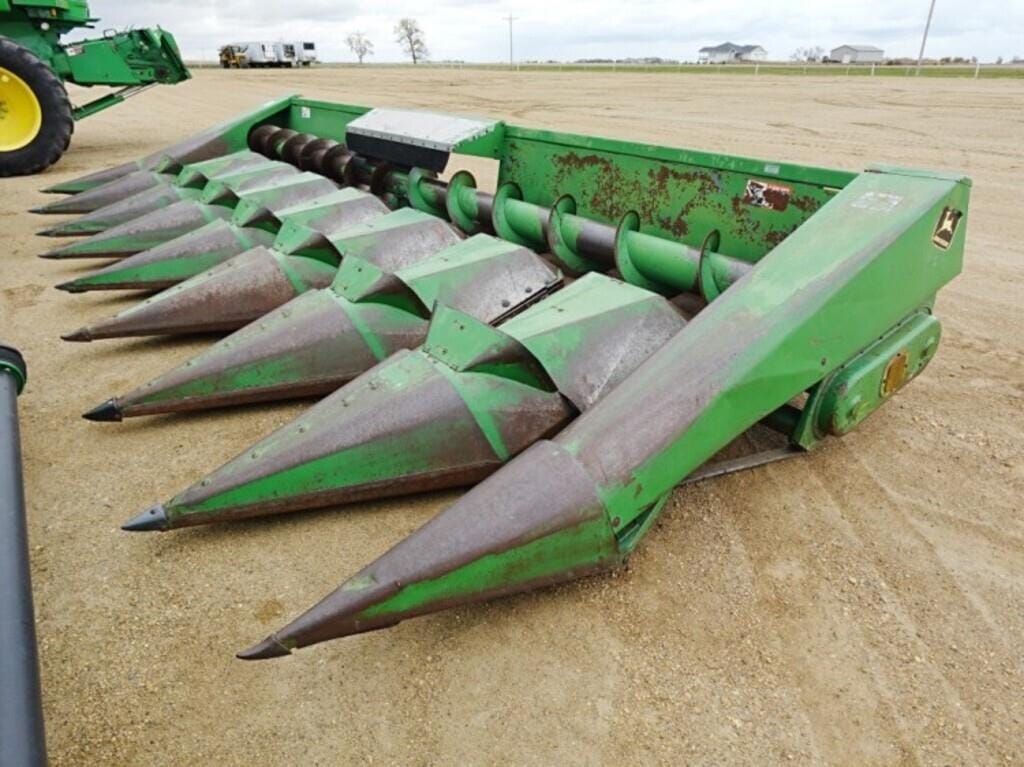 Main image John Deere 844