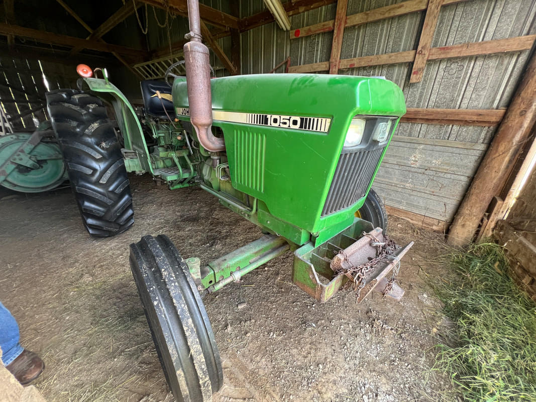 Image of John Deere 1050 Primary image