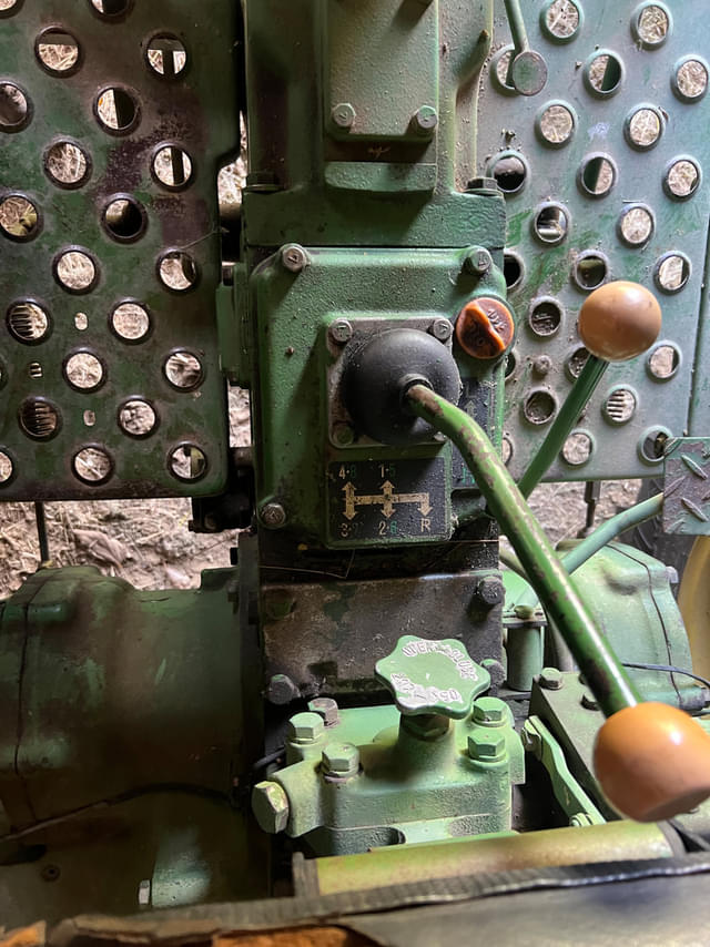 Image of John Deere 1050 equipment image 3