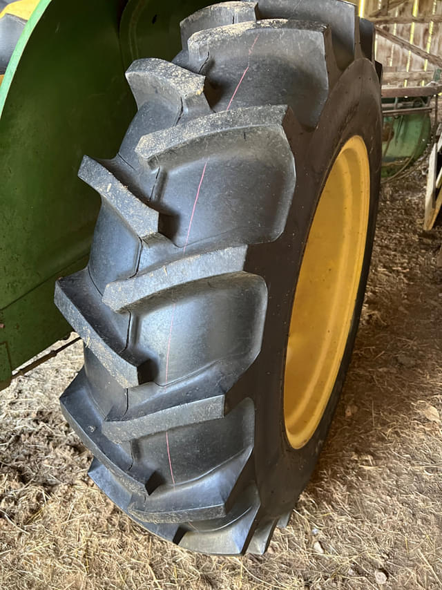 Image of John Deere 1050 equipment image 4
