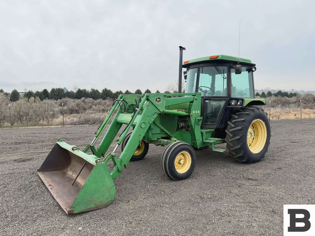 Image of John Deere 2350 Primary image