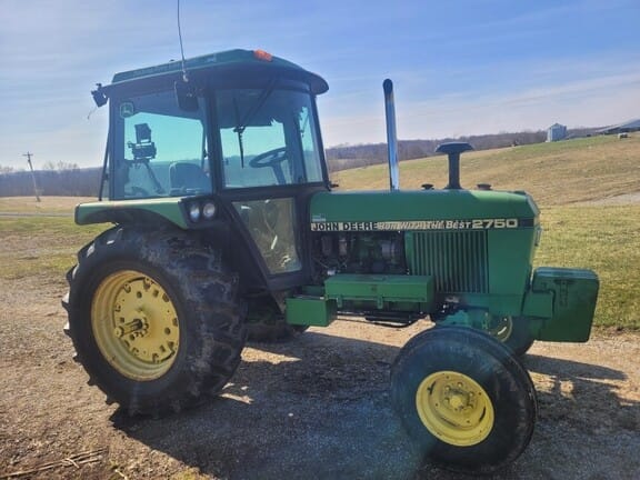 Main image John Deere 2750