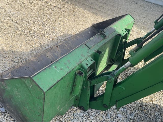 Image of John Deere 2750 equipment image 3
