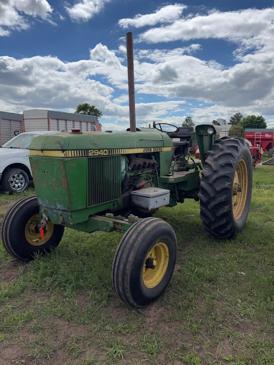 Image of John Deere 2940 Primary image