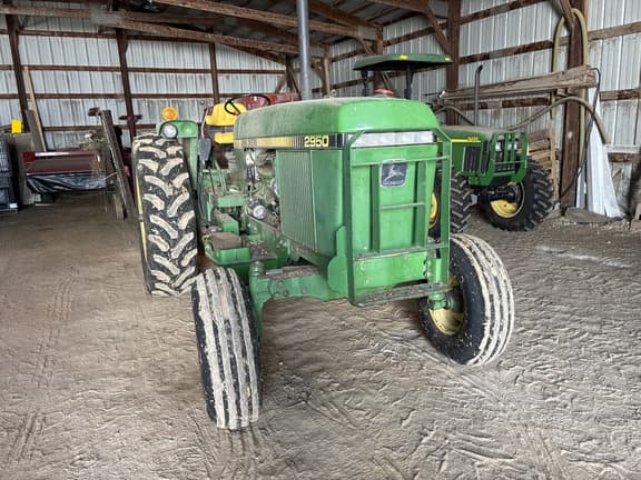Image of John Deere 2950 equipment image 1