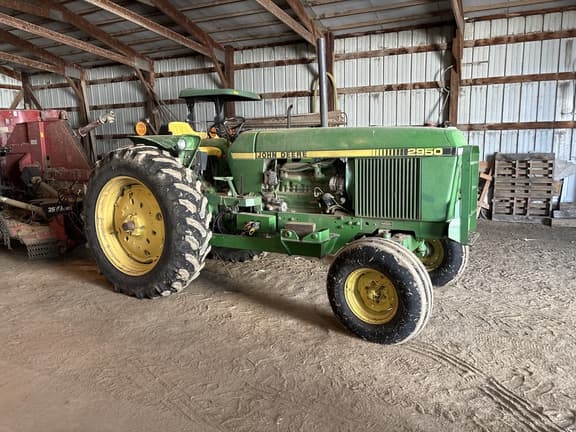 Image of John Deere 2950 Primary image