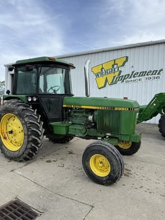 Image of John Deere 2950 equipment image 1