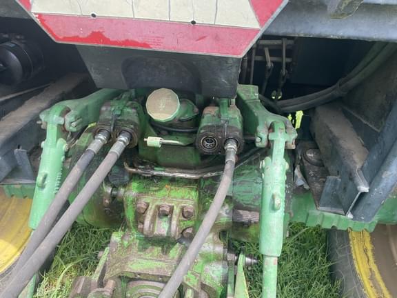 Image of John Deere 2950 equipment image 2