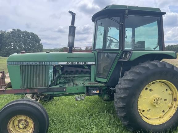 Image of John Deere 2950 Primary image