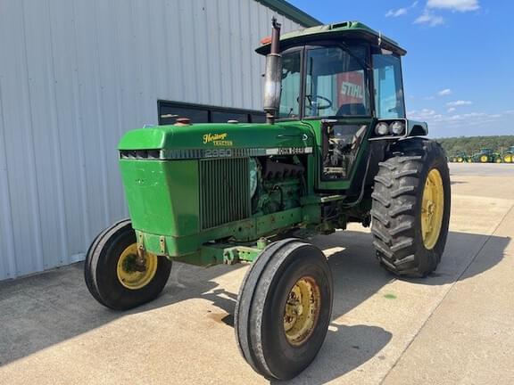 Image of John Deere 2950 Primary image