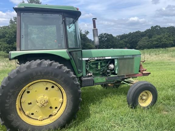Image of John Deere 2950 equipment image 1